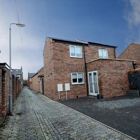 The Mews - 2 Bedroom Luxury, Spacious House With Free Parking 요크 외부 사진