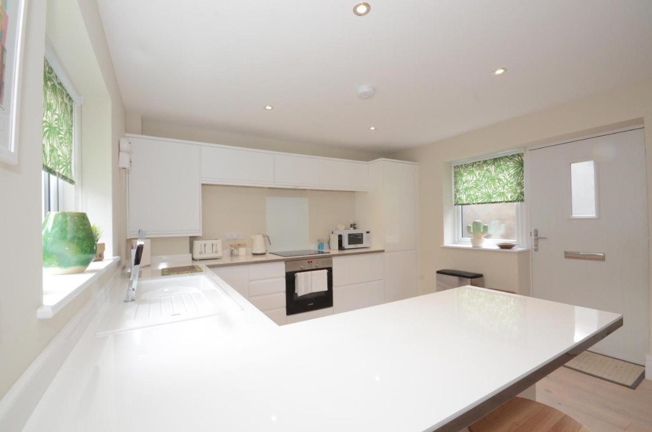 The Mews - 2 Bedroom Luxury, Spacious House With Free Parking 요크 외부 사진
