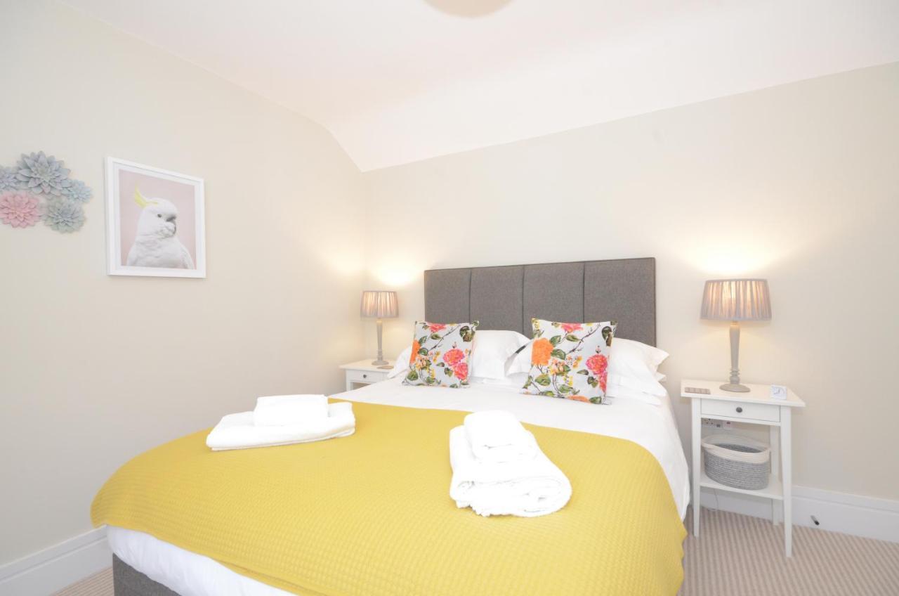 The Mews - 2 Bedroom Luxury, Spacious House With Free Parking 요크 외부 사진