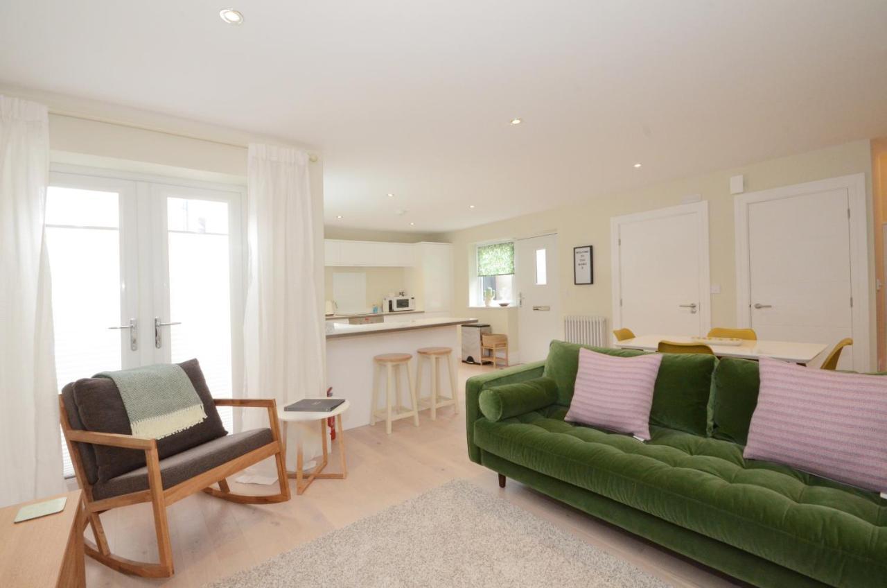 The Mews - 2 Bedroom Luxury, Spacious House With Free Parking 요크 외부 사진