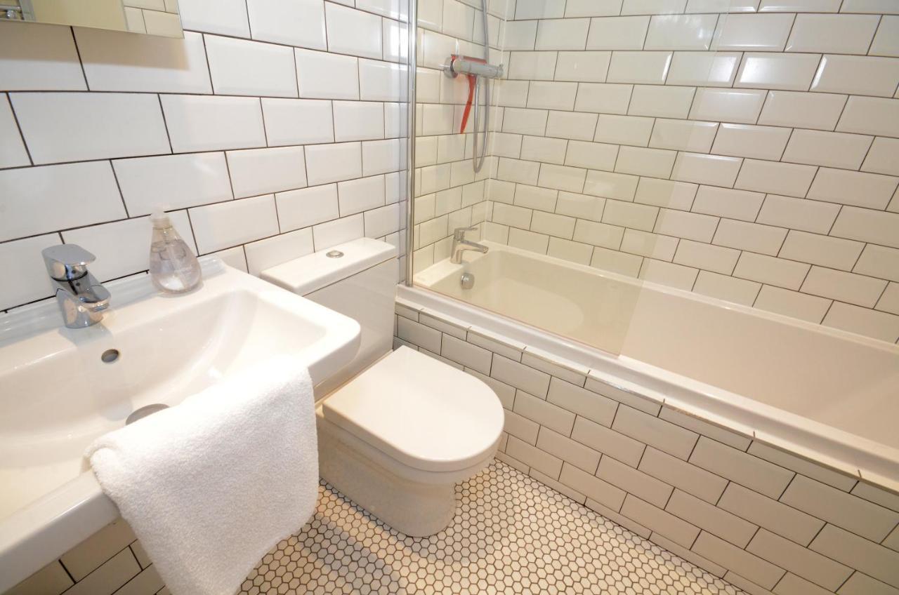 The Mews - 2 Bedroom Luxury, Spacious House With Free Parking 요크 외부 사진